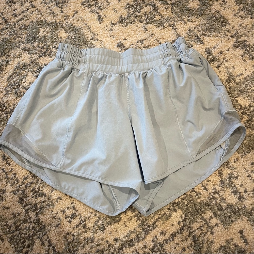 Lululemon Hotty Hot short in light blue size 4 (High Rise lined short 4”)